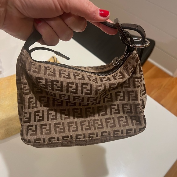 Adorable vintage mini Fendi Zucca Zucchino bag - Picture 17 of 17